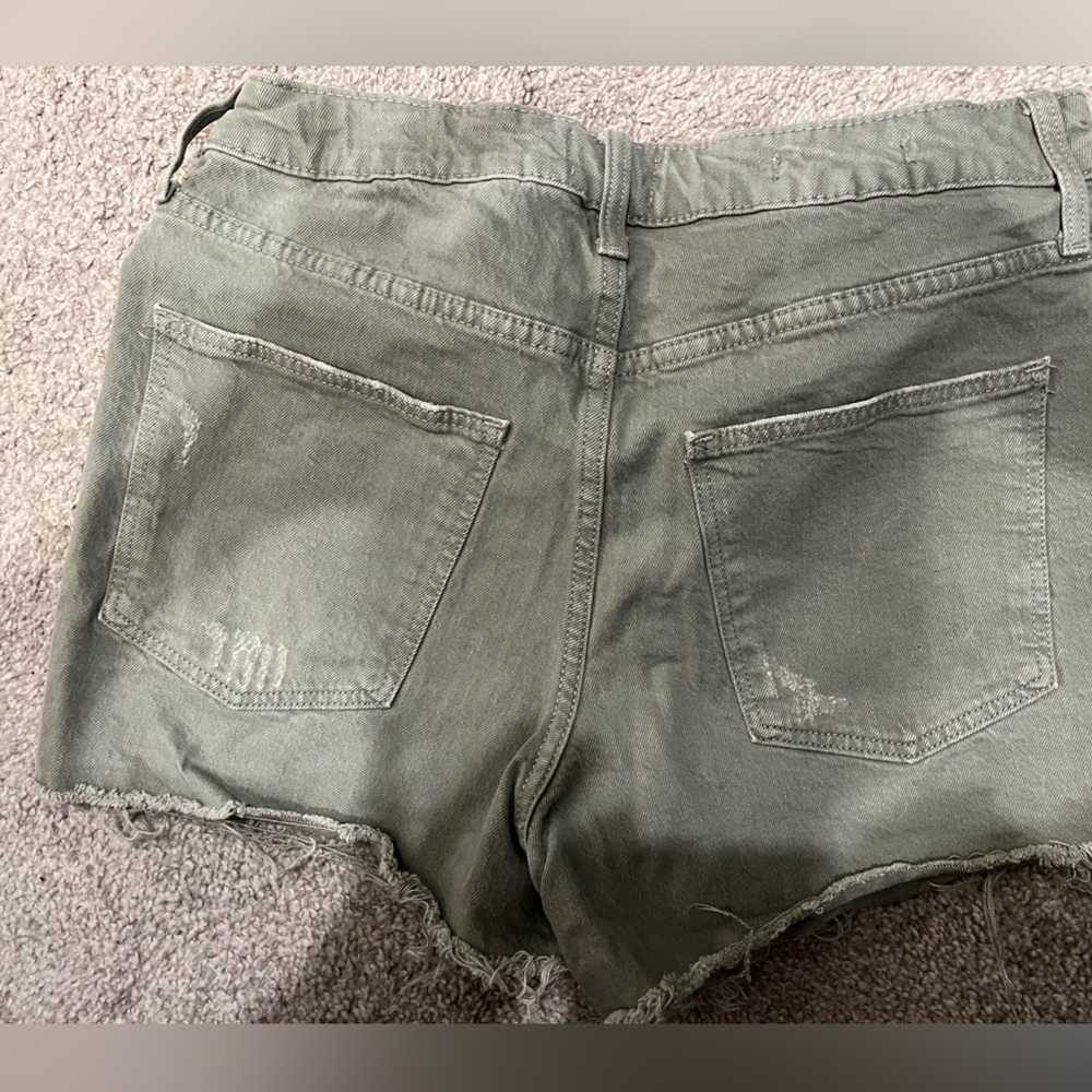Universal Thread Shorts - Picture 3 of 3